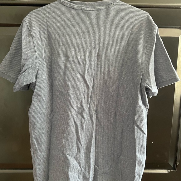 Old navy large Men’s T- Shirt - Picture 2 of 3